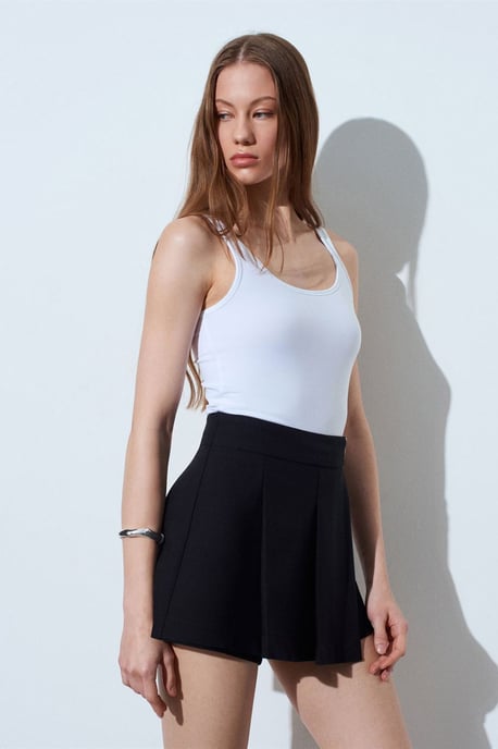 Dilvin Ärmellose Slim-Fit-Jersey-Bluse - Weiß - Image 4