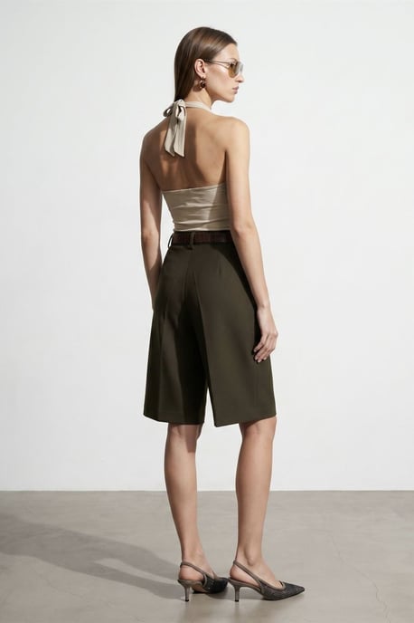 Ärmellose Bluse mit Schlauchkragen und Bindegürtel - Image 2