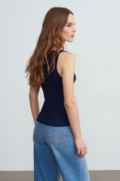 Rippige Halter-Neck Slim-Fit Bluse - Image 2