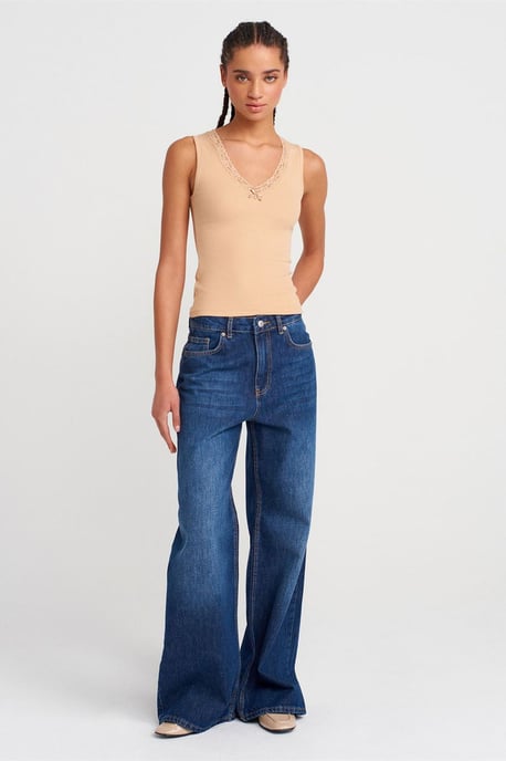 Ärmellose Spitzen-Ripp-V-Ausschnitt-Bluse - Image 4