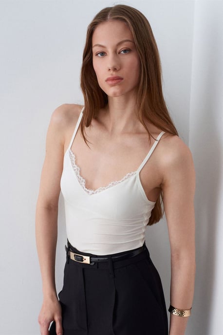 Spitzen-V-Ausschnitt ärmellose Cami-Bluse - Image 3