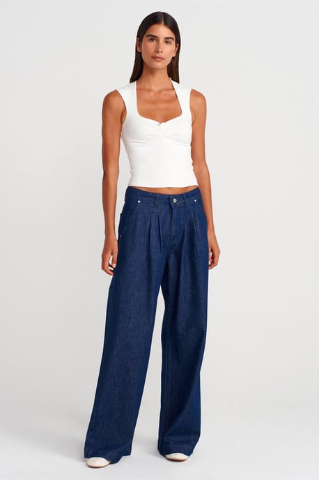 Figurbetontes ärmelloses Crop-Top mit quadratischem Ausschnitt - Image 4
