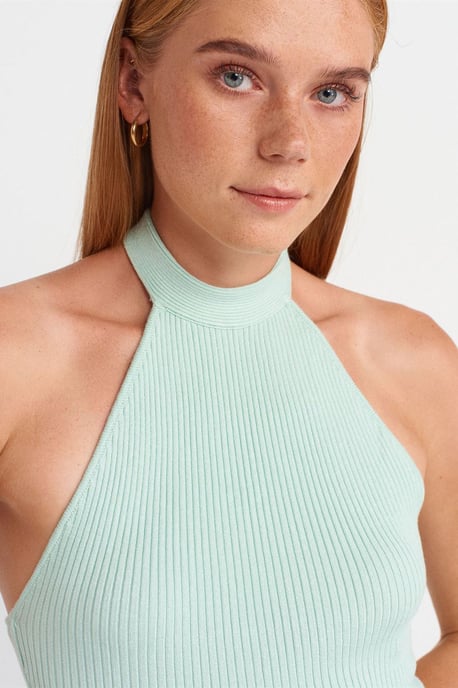 Rippenshirt im Neckholder Slim-Fit-Stil - Image 3