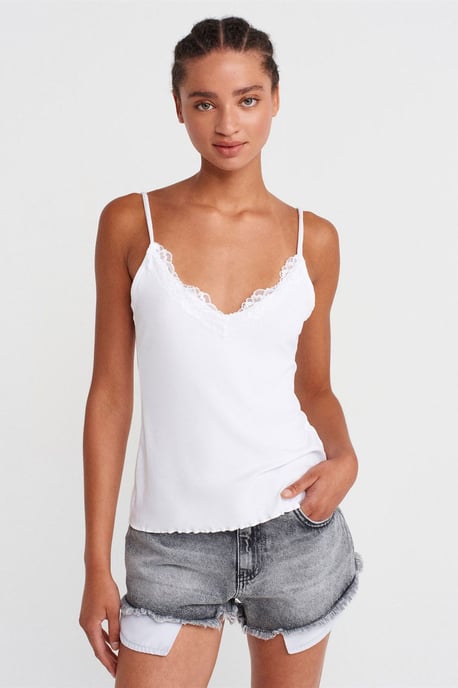 Spitzen ärmellose Slim-Fit Cami-Bluse - Image 1