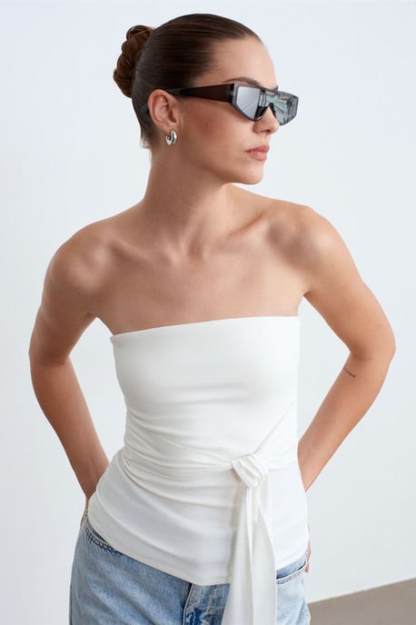 Trägerlose Slim-Fit-Jersey-Bluse mit Bindedetail - Image 1
