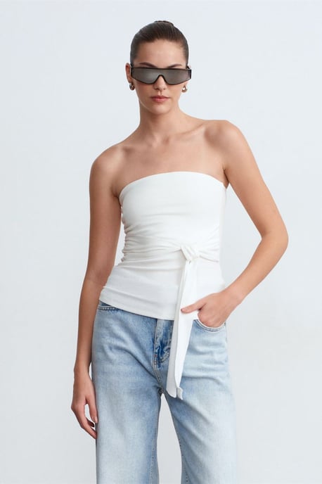 Trägerlose Slim-Fit-Jersey-Bluse mit Bindedetail - Image 3