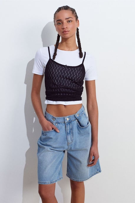 Texturierte Kurz-Cami-Bluse mit Schleifen-Detail - Image 1