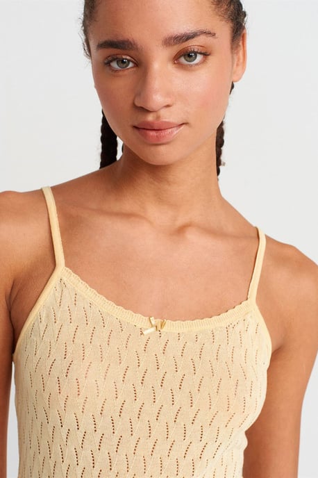 Texturierte Kurz-Cami-Bluse mit Schleifen-Detail - Image 3