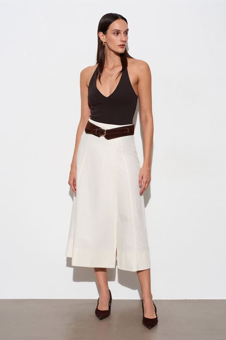 Schmal geschnittenes Cut-Out Halter-Body - Image 4