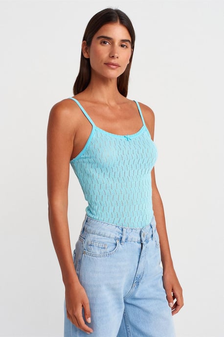 Texturierte Cropped-Cami-Bluse mit Schleifendetail - Image 2