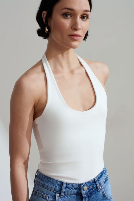 Gerippte Halsbandfreie ärmellose Bluse - Image 3