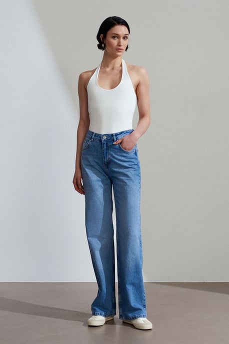 Gerippte Halsbandfreie ärmellose Bluse - Image 5