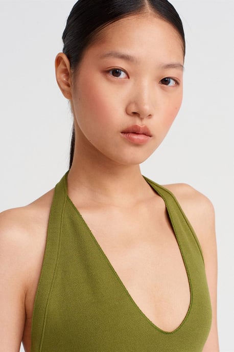 Slim Fit Halterneck Cut-Out Bluse - Image 4