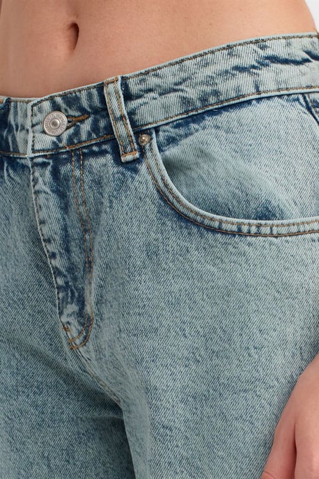 Jeans aus Baumwoll-Denim mit geradem Bein und mittlerer Taille - Image 4