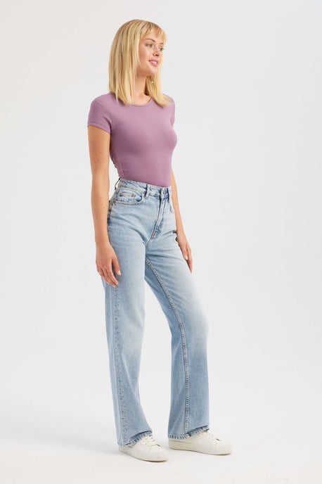 Rundhals Kreuzrücken Kurzarm Crop Top - Image 3