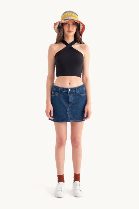 Halter-Neck Crop Top mit überkreuztem Vorderteil - Image 2