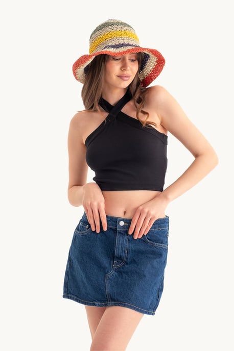 Halter-Neck Crop Top mit überkreuztem Vorderteil - Image 3