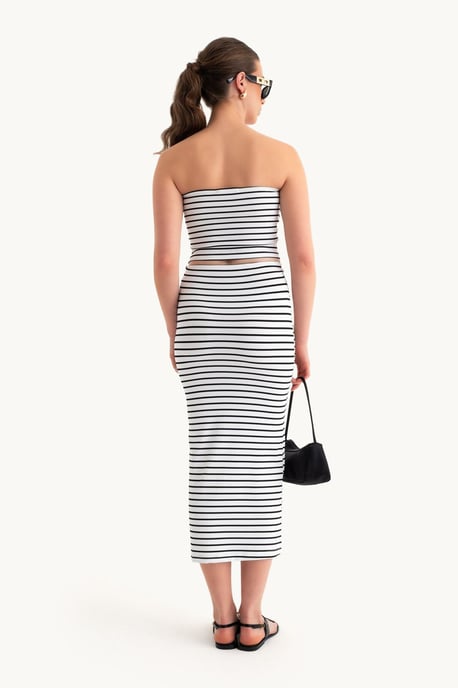 2 Teile: Gestreiftes trägerloses Cropped Top & Gestreifte Mid-Rise Midi-Rock - Image 4