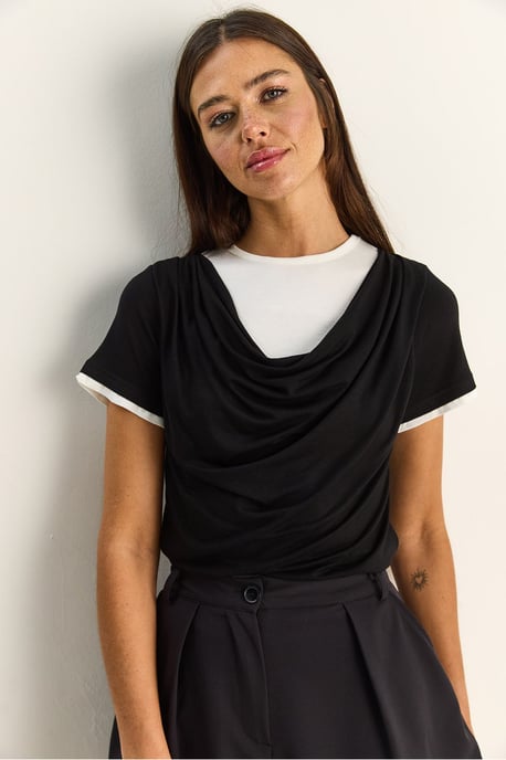 Damen T-Shirt mit Kaderaschnitt und kurzen Ärmeln - Image 4