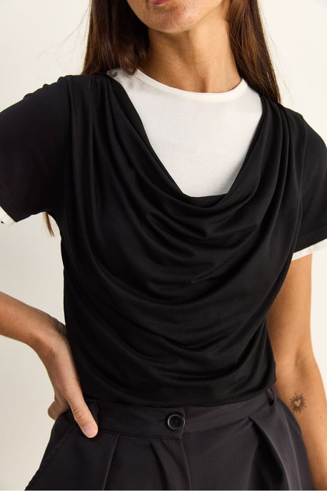Damen T-Shirt mit Kaderaschnitt und kurzen Ärmeln - Image 5