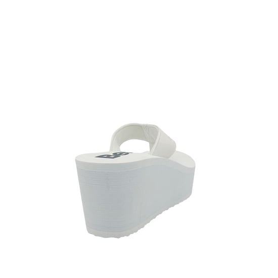 Bench Vacay Women's White Flip Flops - Image 4