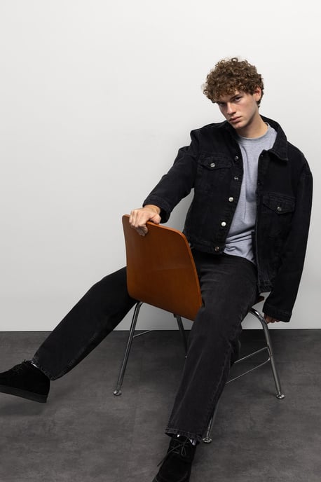 Denimknopfjacke mit Tasche - Image 1