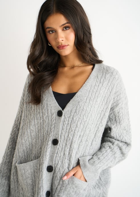Grauer Strickcardigan mit aufgesetzten Taschen - Image 2