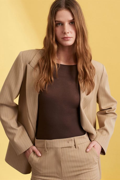 Gestreifter Crepe-Blazer mit Schalkragen - Image 1