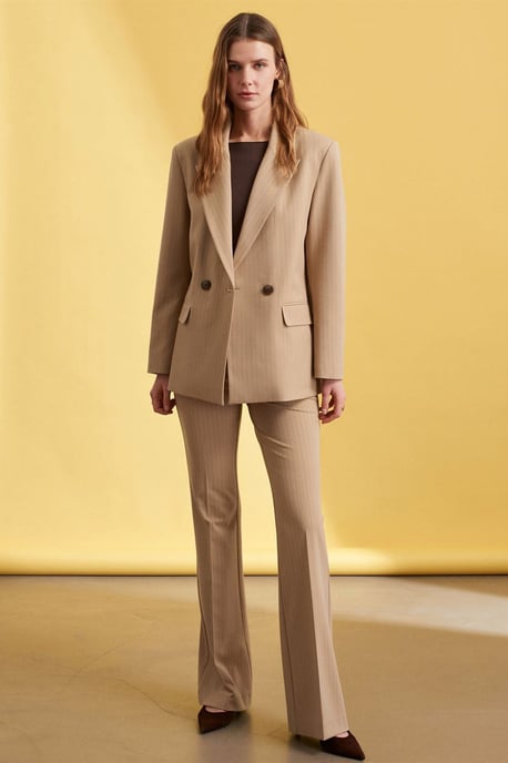 Gestreifter Crepe-Blazer mit Schalkragen - Image 4
