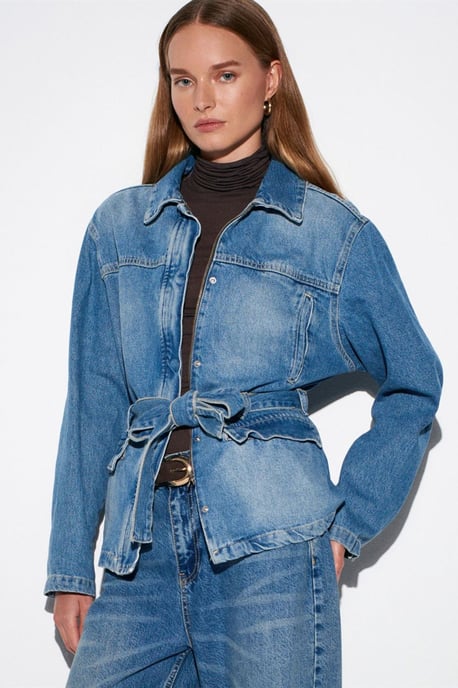 Damen Jeansjacke mit Gürtel - Image 1