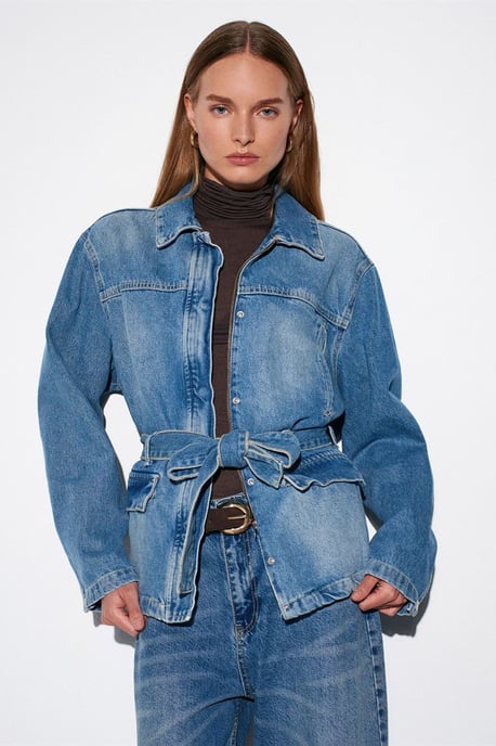 Damen Jeansjacke mit Gürtel - Image 3