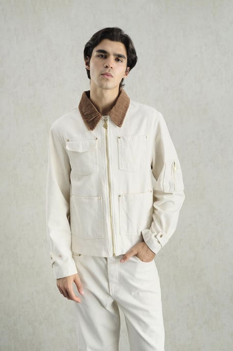 Kollardetaillierte saisonale Jacke mit Taschen - Image 5