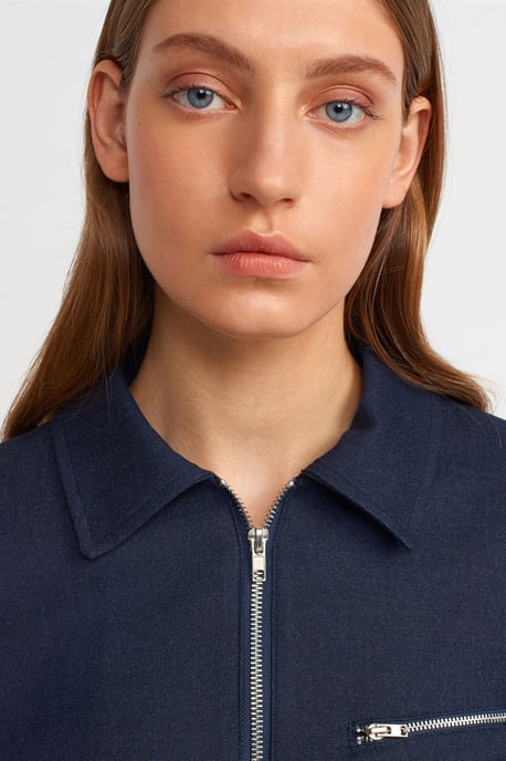 Crop Crepe Bomberjacke - Image 4