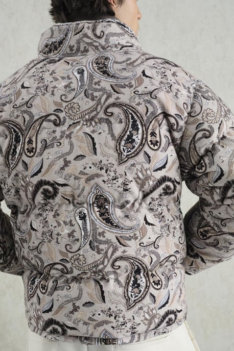 Gemusterte Bomber-Pufferjacke mit Reißverschlusskragen - Image 3