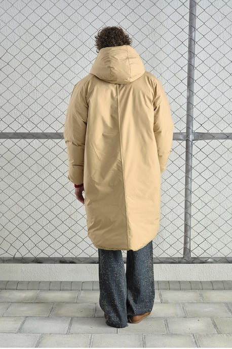 Langer, kapuzenbesetzter Daunenparka mit Taschen - Image 2