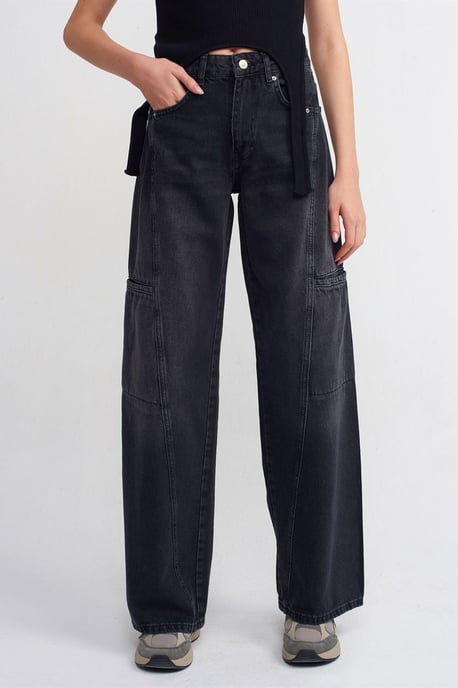 Hochgeschnittene weit geschnittene Cargo-Jeans - Image 3