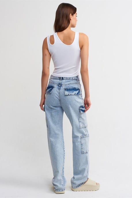 Hochgeschnittene Weite Cargo-Jeans - Image 2