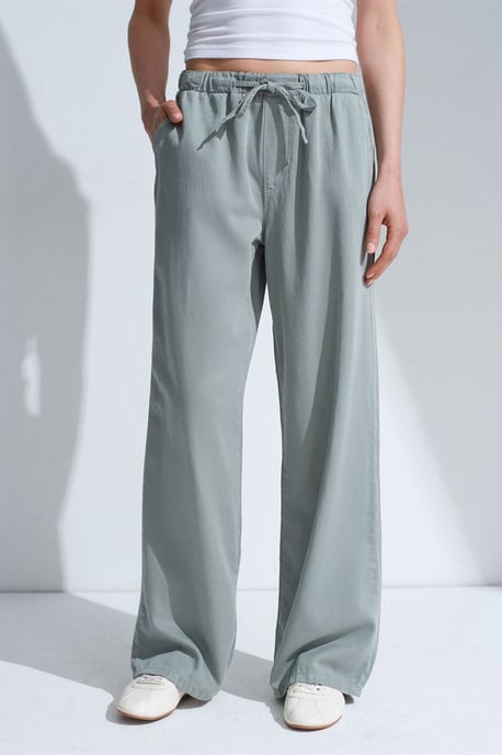 Mittelhohe, weite Denim-Jeans - Image 3