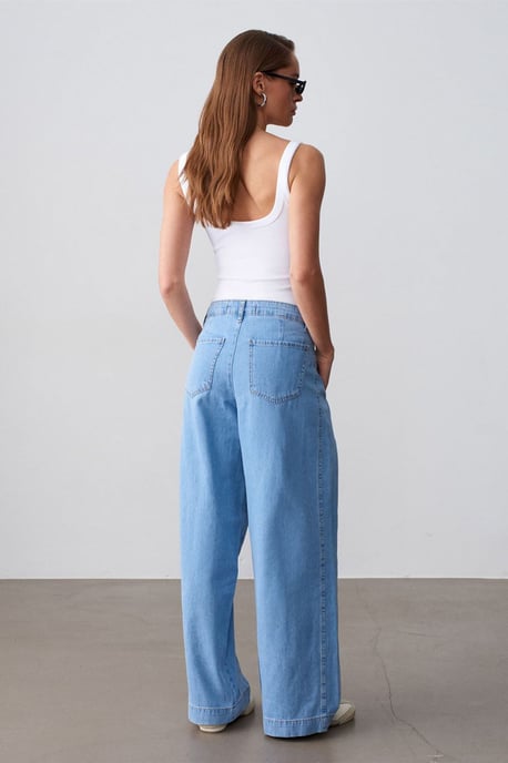 Hochtaillierte weit geschnittene Baumwoll-Jeans - Image 2