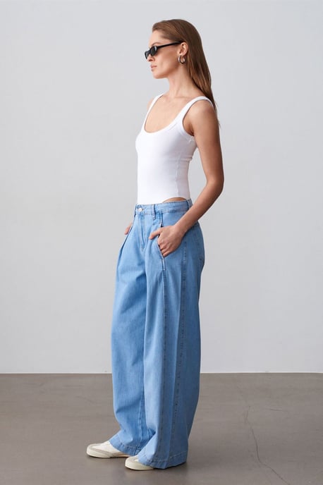 Hochtaillierte weit geschnittene Baumwoll-Jeans - Image 4