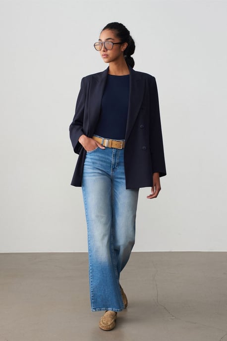 Hochtaillierte Weitbein-Jeans - Image 4