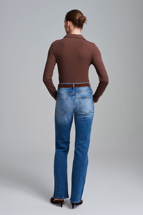 Niedrig geschnittene Gerade Jeans - Image 2
