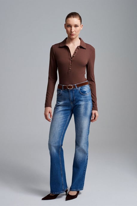 Niedrig geschnittene Gerade Jeans - Image 3