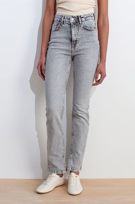 Hochtaillierte Slim Straight Jeans - Image 5