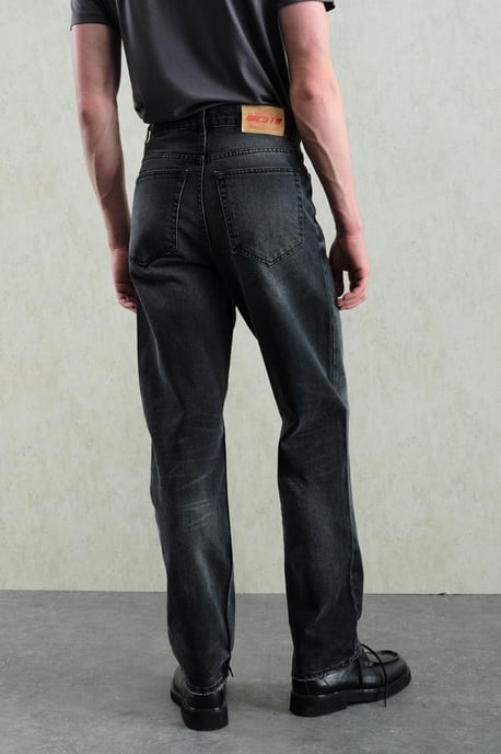 Regulär geschnittene gerade Jeans aus Denim - Image 3