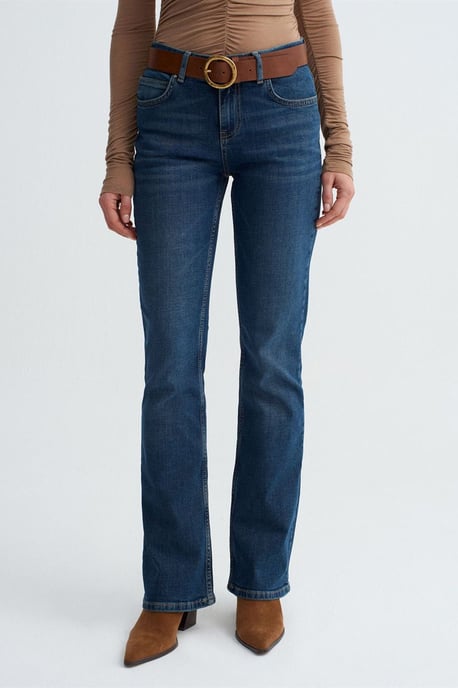 Niedrig geschnittene Gerade Jeans - Image 3