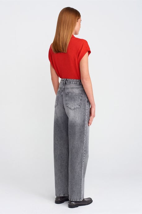 Hochtaillierte Mom-Jeans mit geradem Bein - Image 2