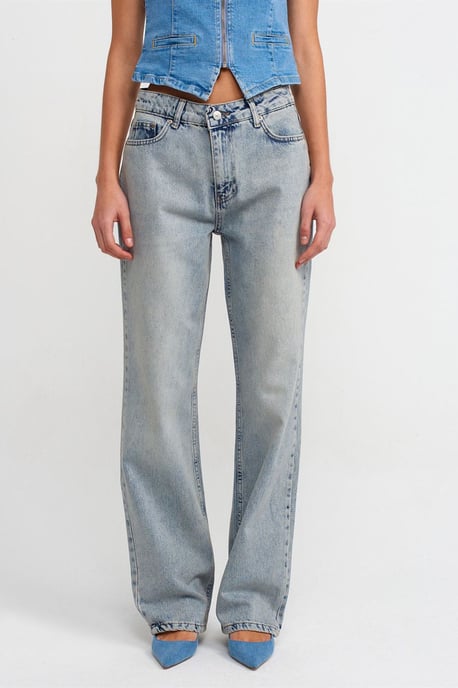 Damen Low-Waist Straight Leg Jeans - Image 3