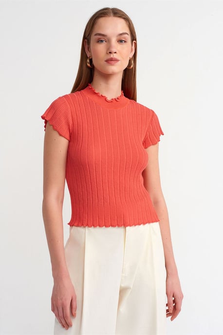 Slim-Fit-Rippstrick-Halspullover - Image 1