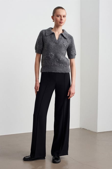 Strukturierter Ripp-Polo-Kragenpullover - Image 5